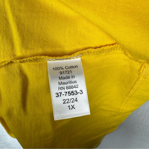 NWOT Woman Within 22/24 1X Women's Yellow Gold V-Neck Short Sleeve T-Shirt Top - Picture 3 of 4